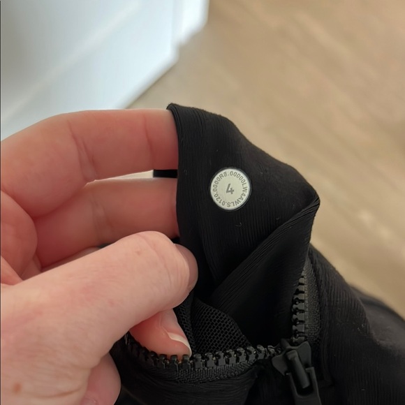 Women's Black Lululemon define Jacket - Picture 3 of 3